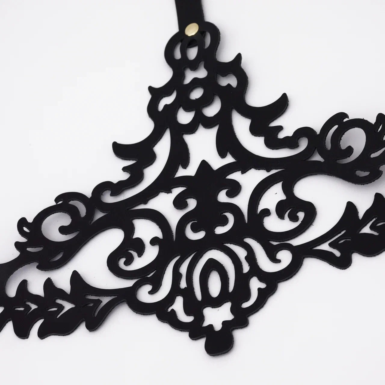 ПОРТУПЕЯ РЕЗНАЯ С ЗОЛОТОЙ ФУРНИТУРОЙ, арт. CH-25012