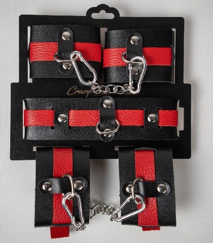 НАБОР ИЗ ЧЕРНОЙ КОЖИ С КРАСНЫМ РЕМНЕМ (ОШЕЙНИК, НАРУЧНИКИ, ОКОВЫ), арт. CH-23039