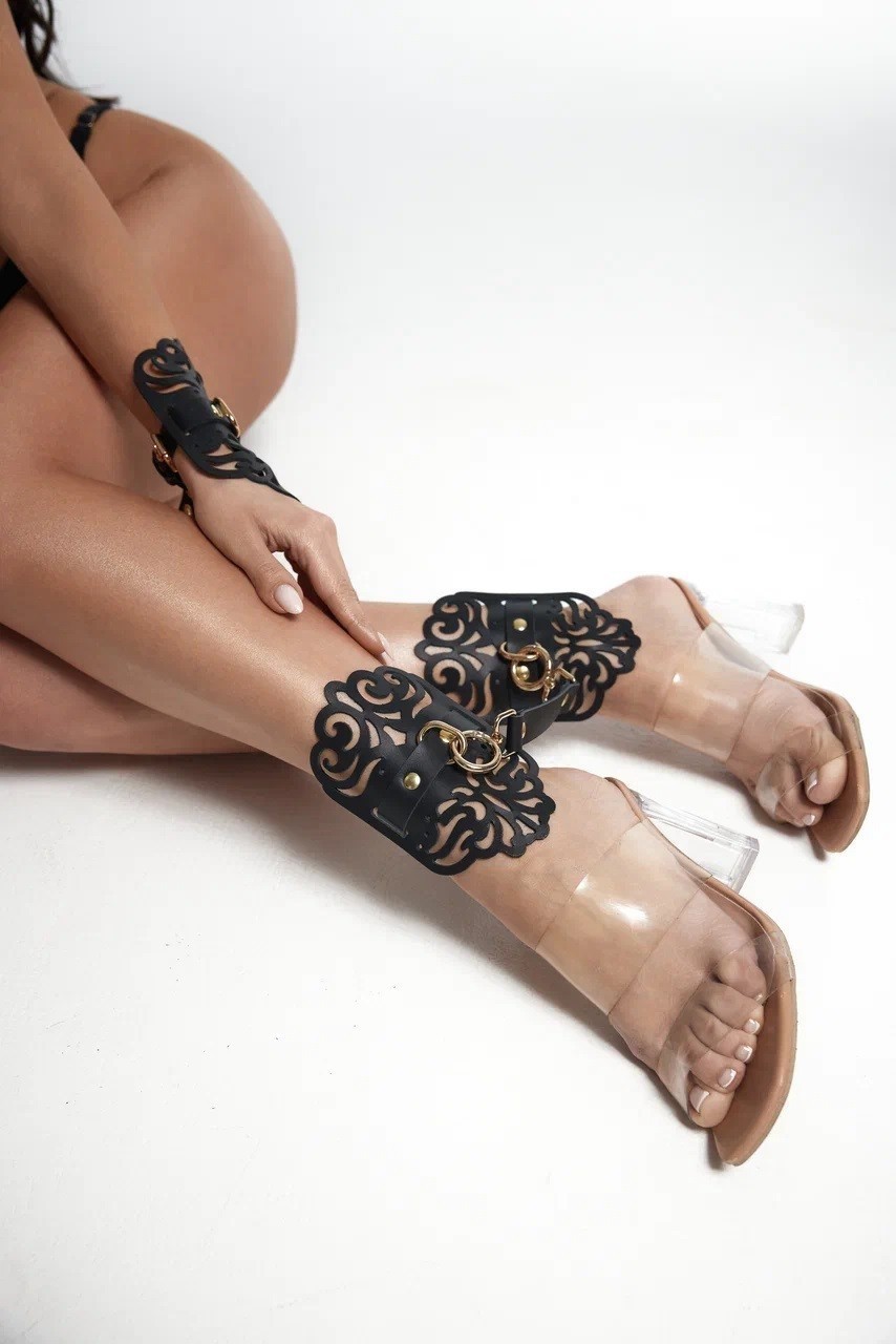 ОКОВЫ ФИГУРНЫЕ С УЗОРАМИ И ЗОЛОТОЙ ФУРНИТУРОЙ, арт. CH-25007